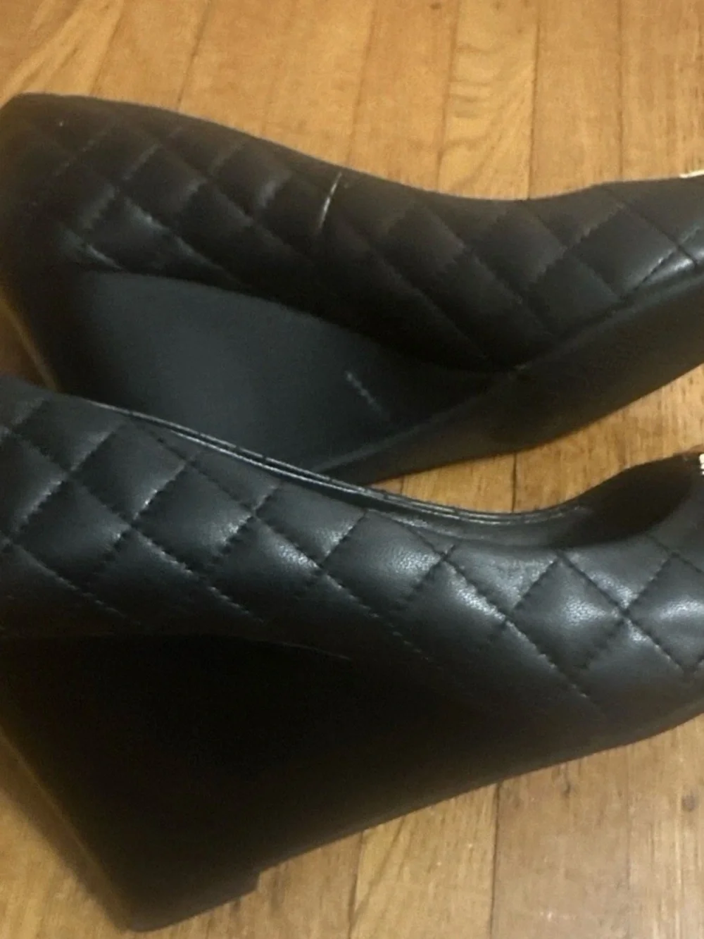 Tory Burch Black Leather Logo Pumps Size 10 Good Condition